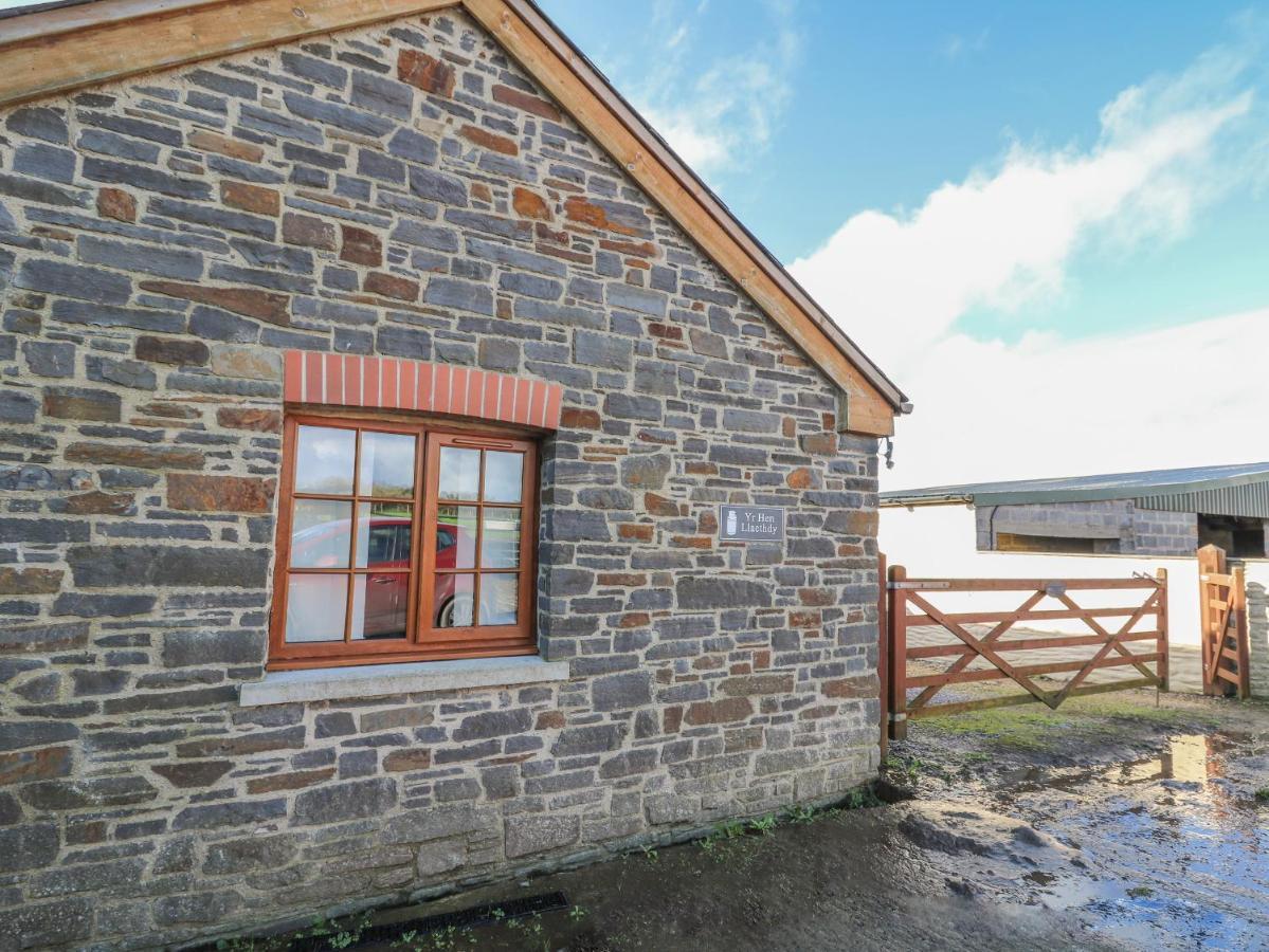 Yr Hen Llaethdy Troedyraur Exterior foto